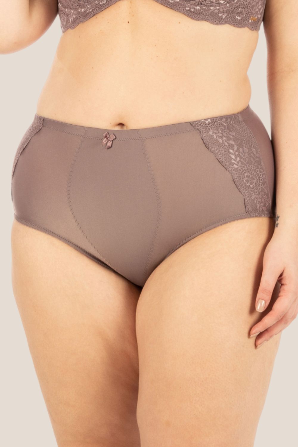 calcinha-cinta-plus-power-renda-camurca-camurca---m